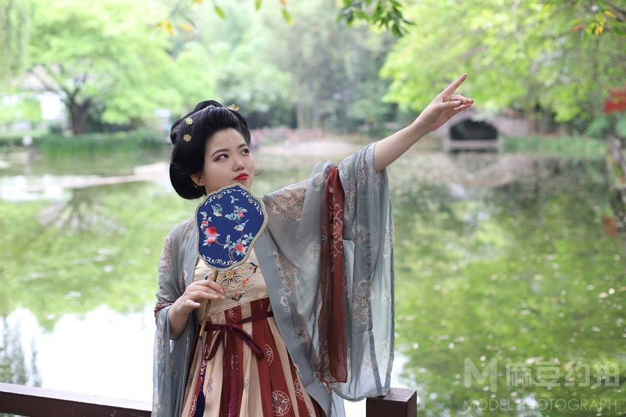 汉服模特