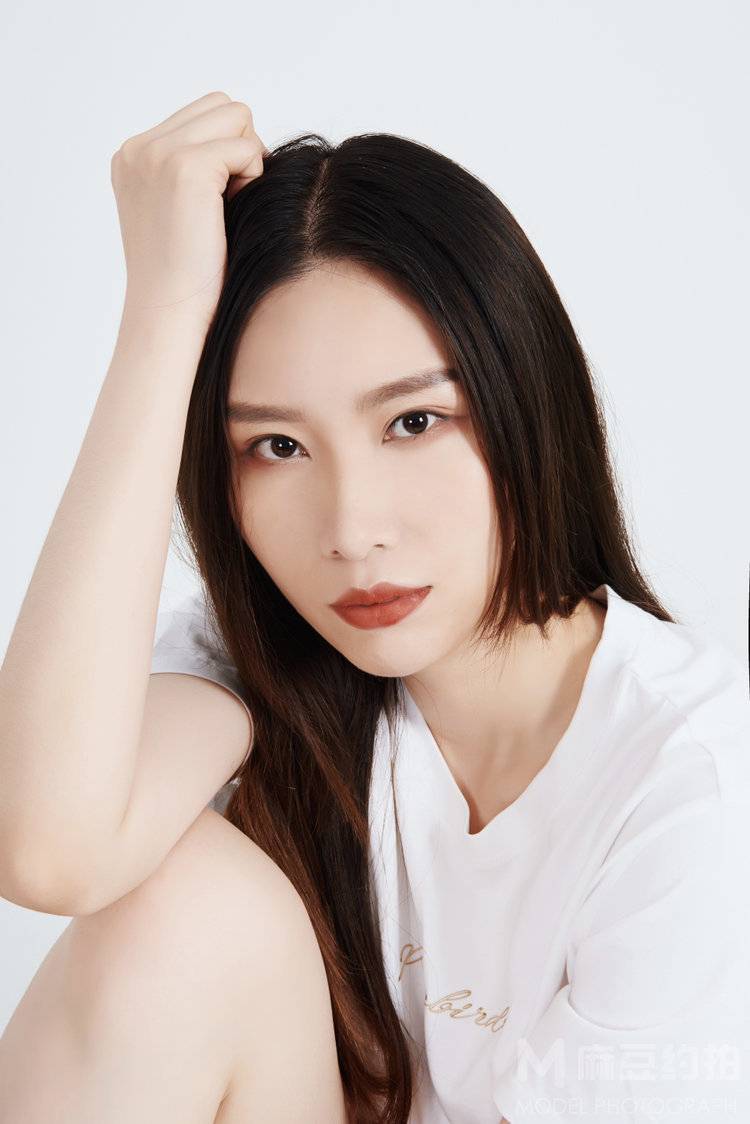 黑白模特