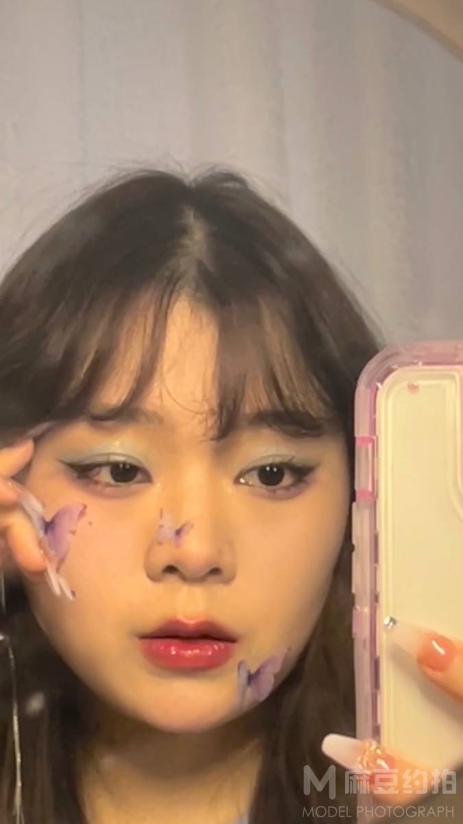 妆容模特