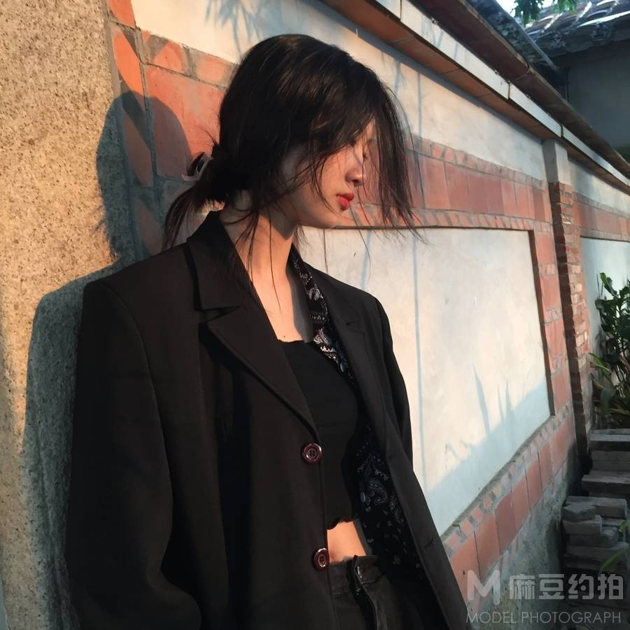 黑白模特