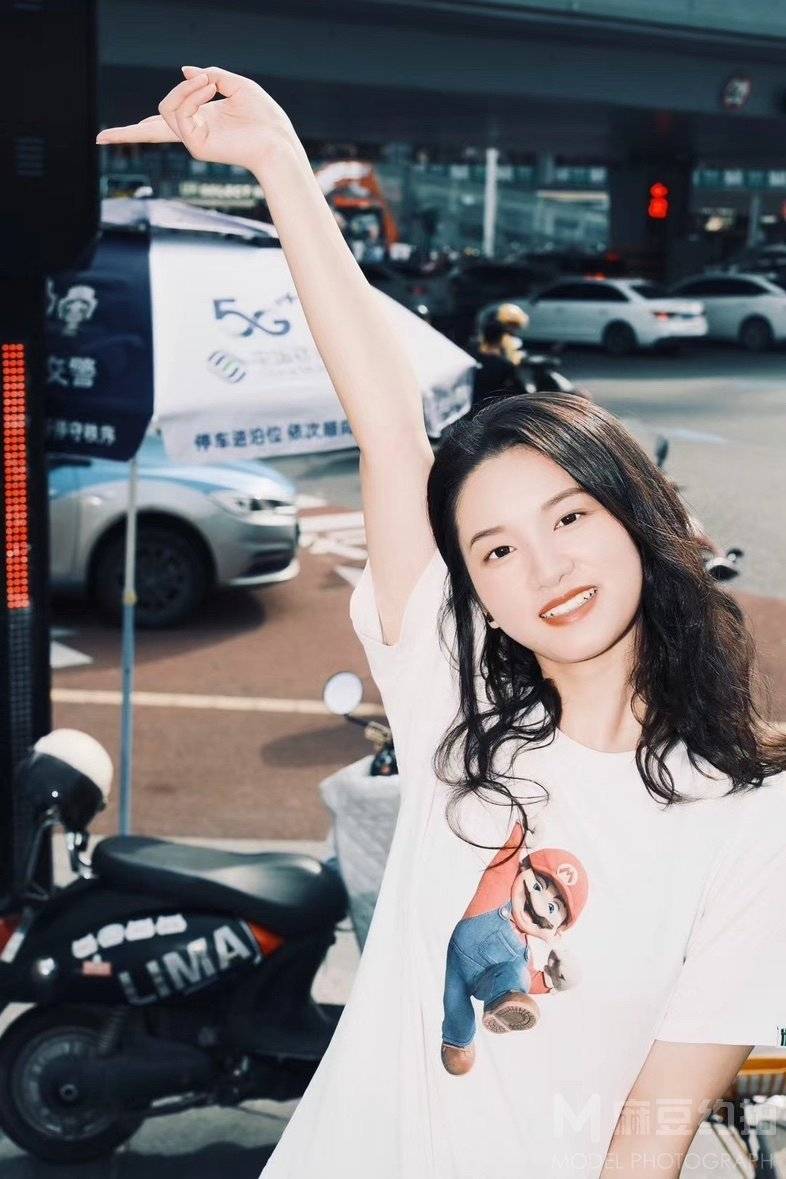 情绪模特