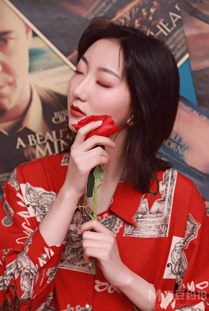 情绪模特