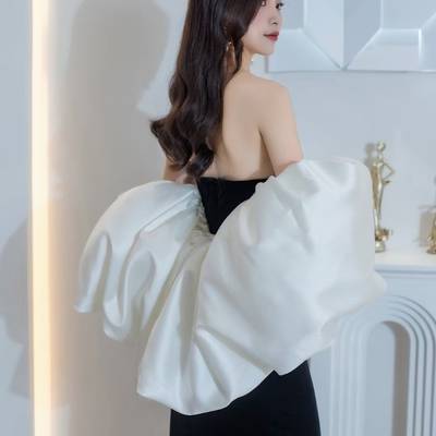 黑白模特