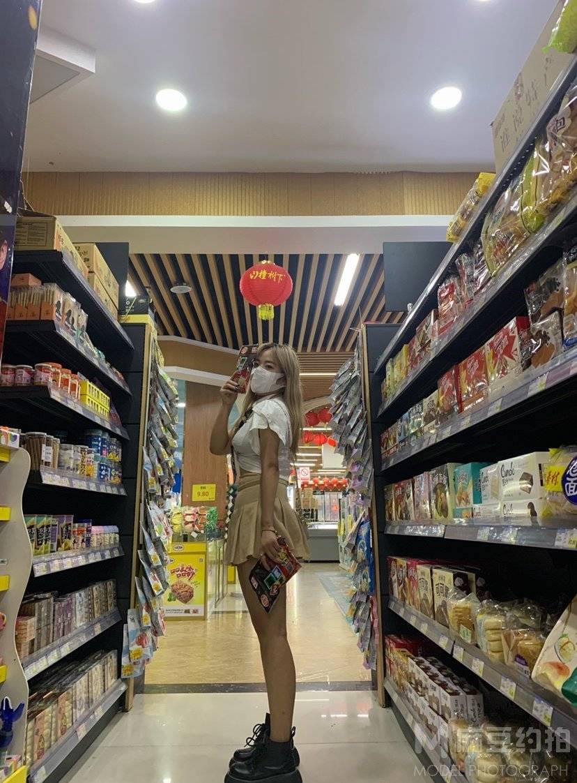 校园模特