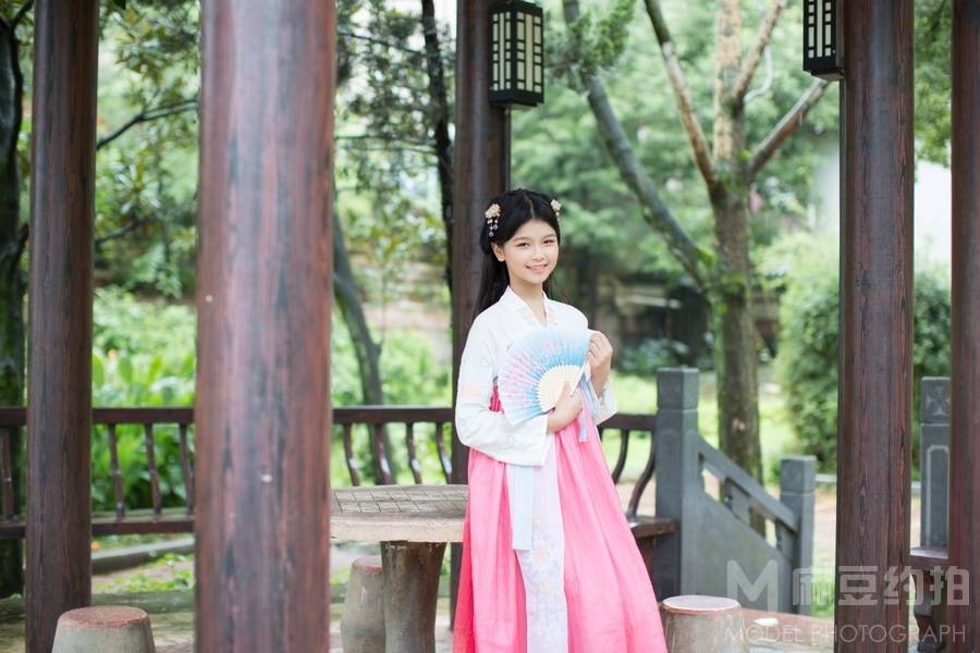 汉服模特
