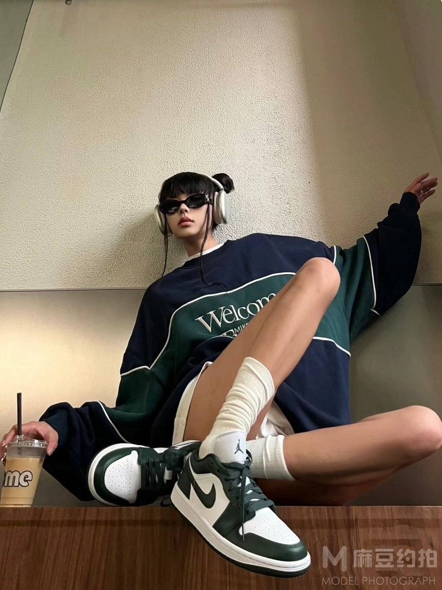 情绪模特