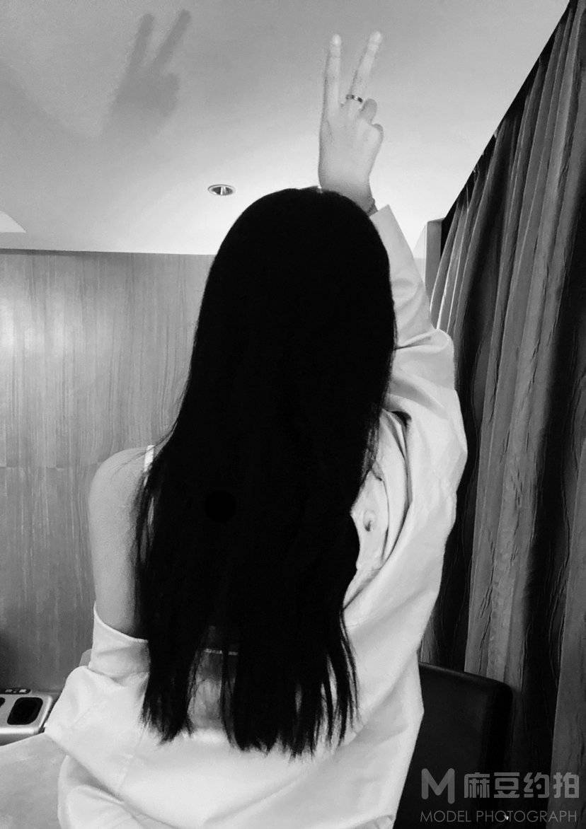 黑白模特