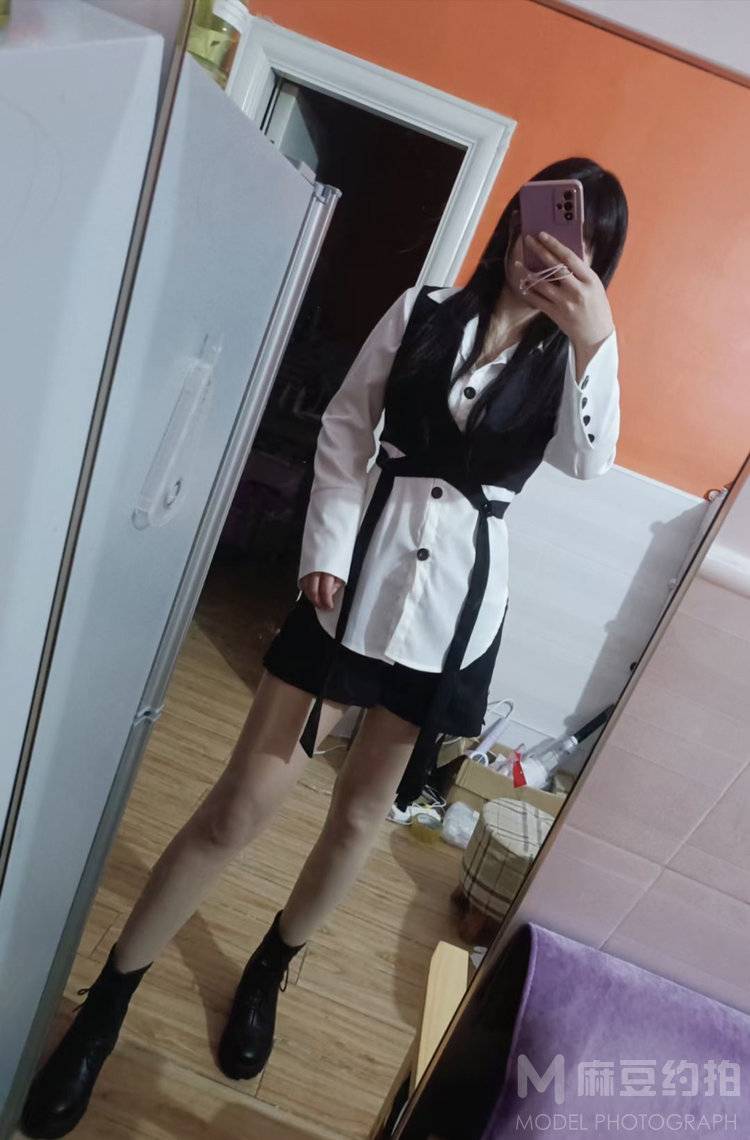 黑白模特