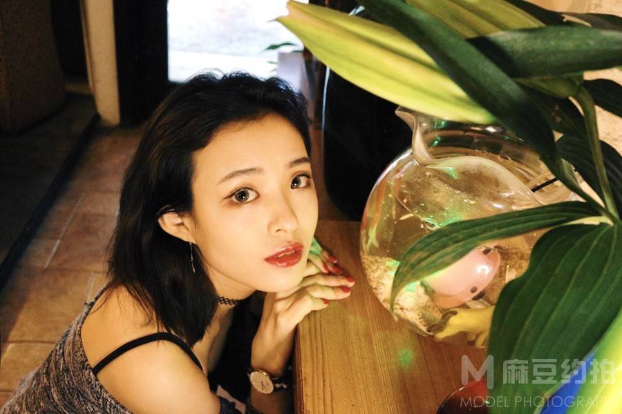 情绪模特