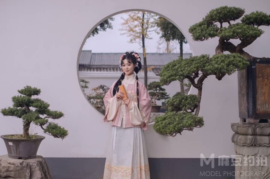 汉服模特