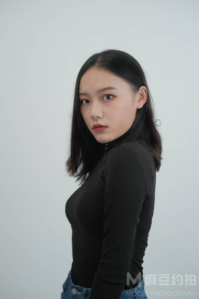 黑白模特