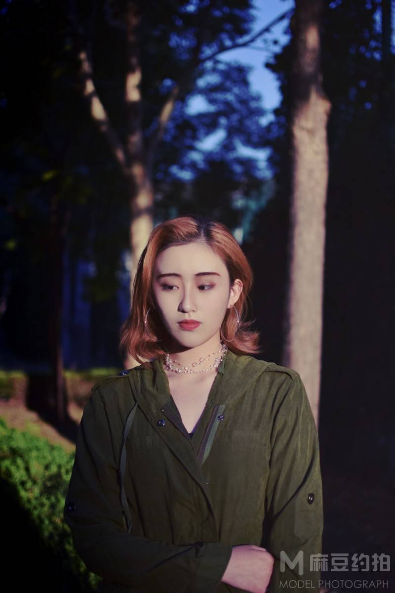 情绪模特