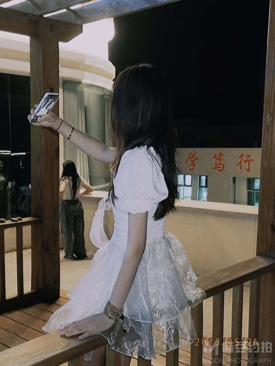 校园模特