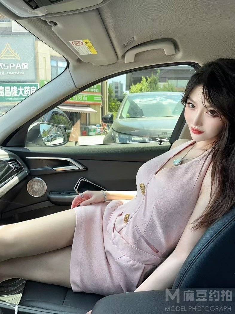 宝丽来模特