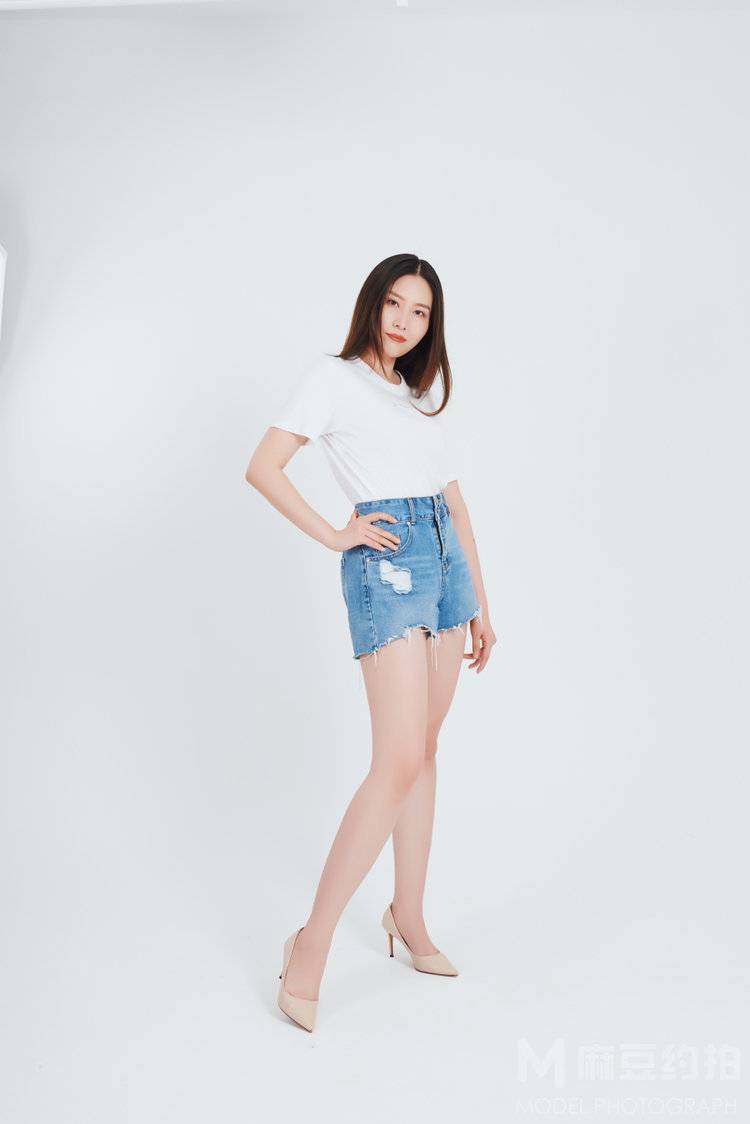 黑白模特