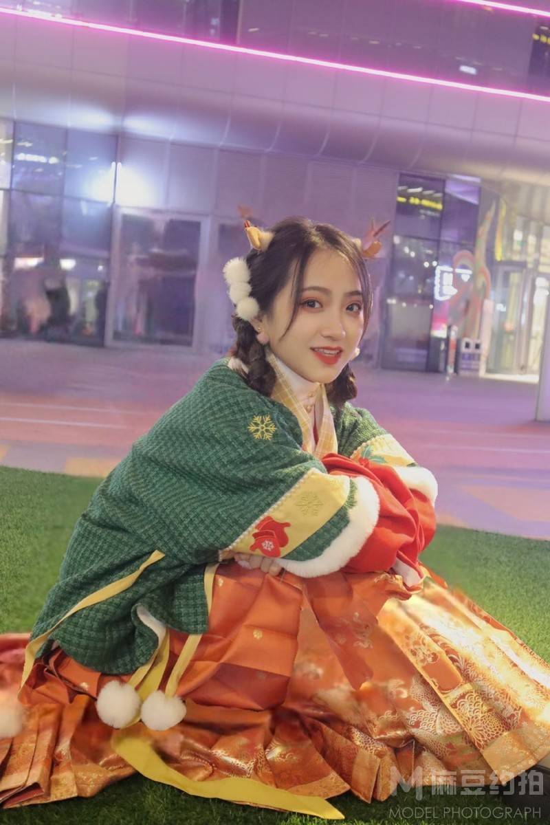 汉服模特
