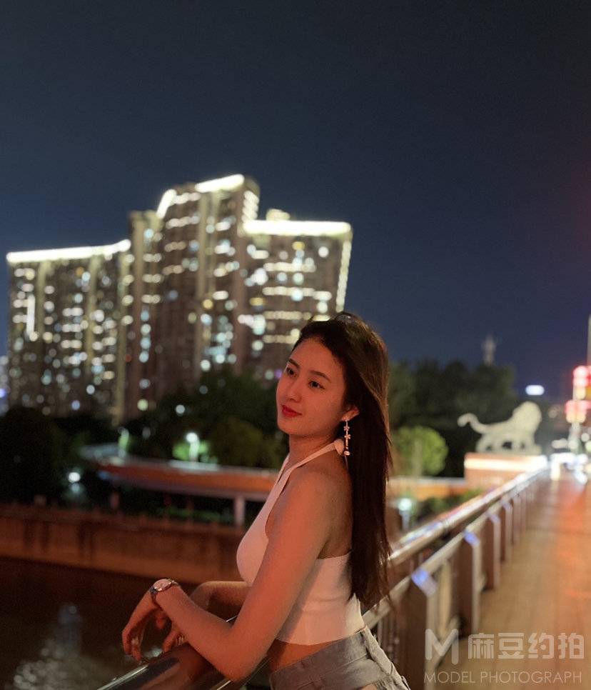 夜景模特