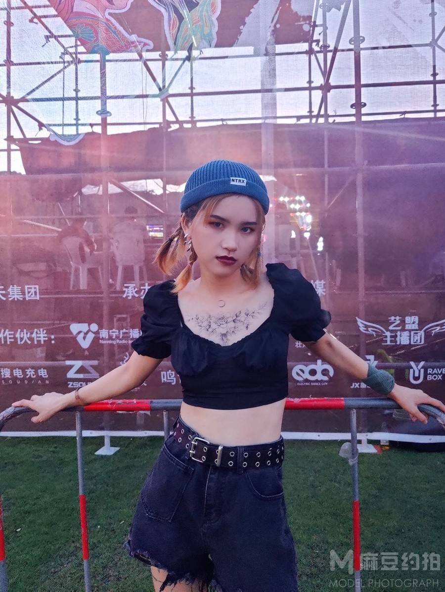 暗黑模特