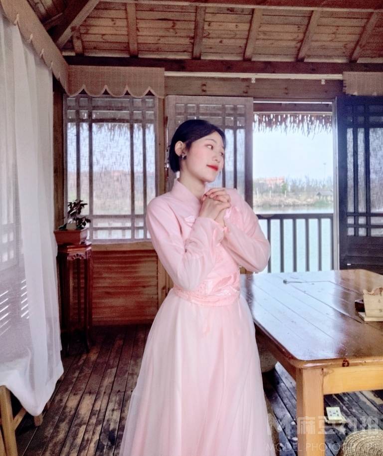 清新模特