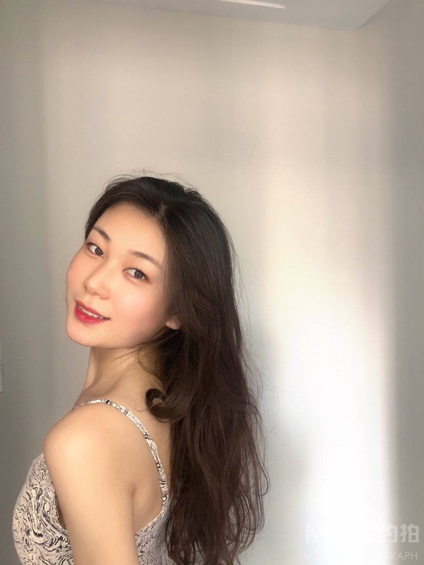 黑白模特