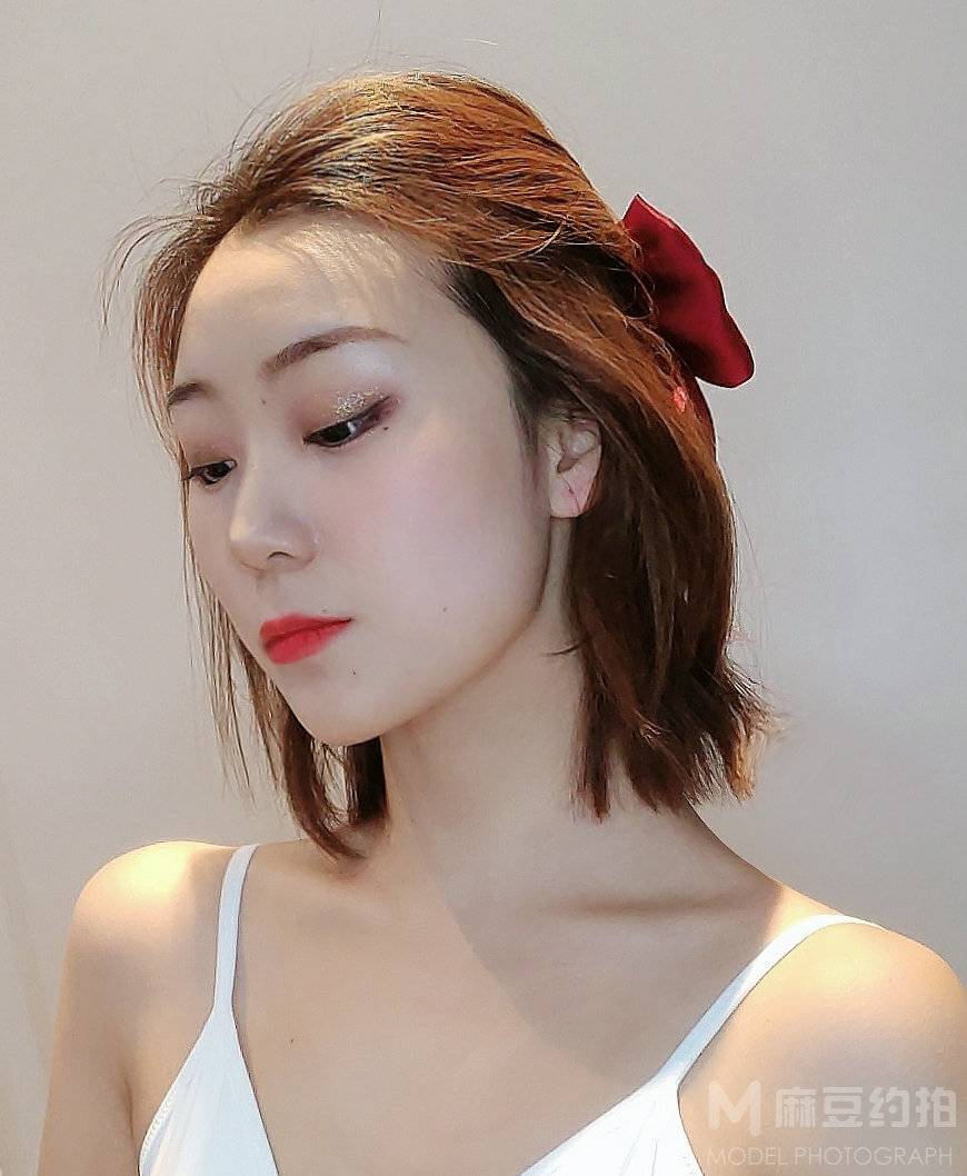 清新模特