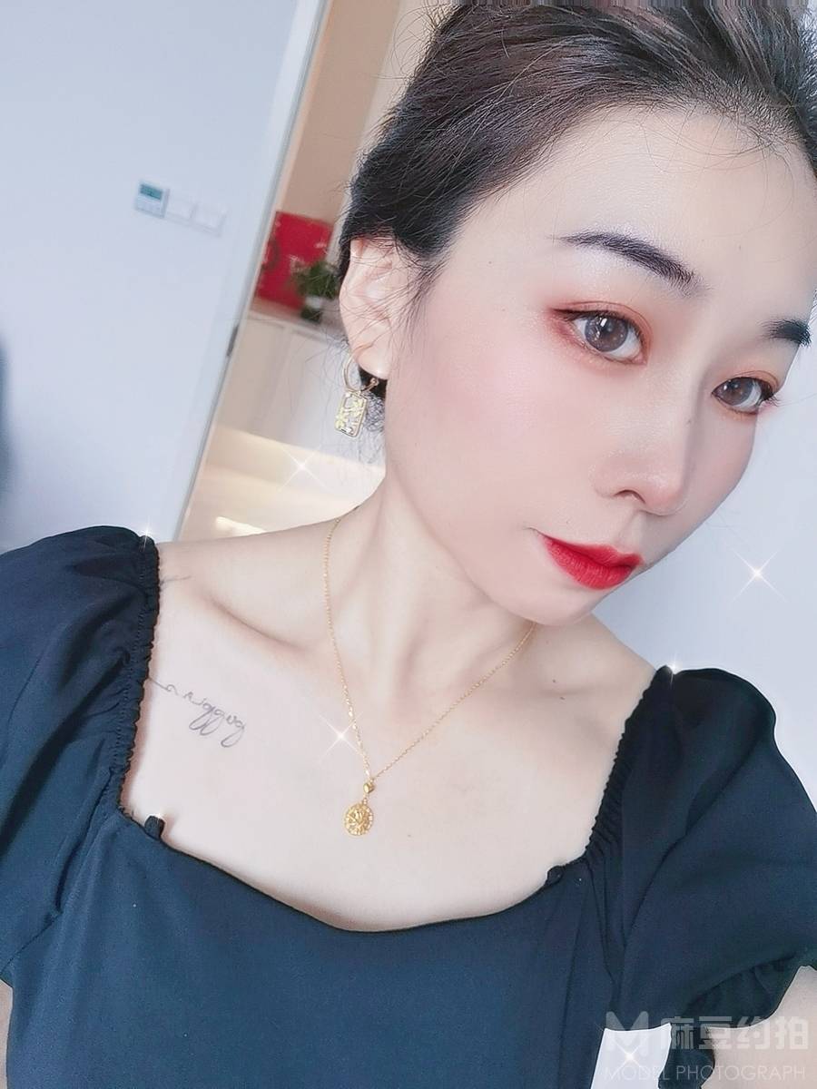 清新模特