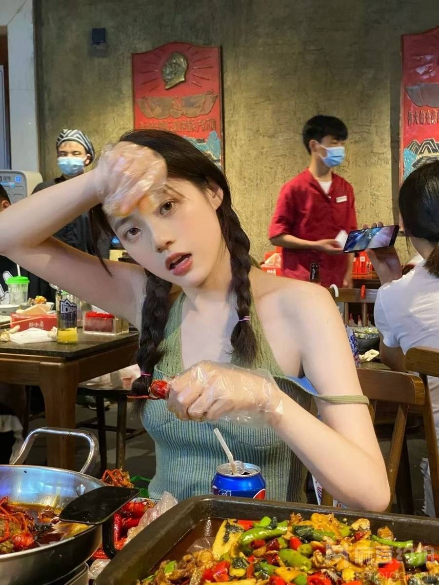 情绪模特