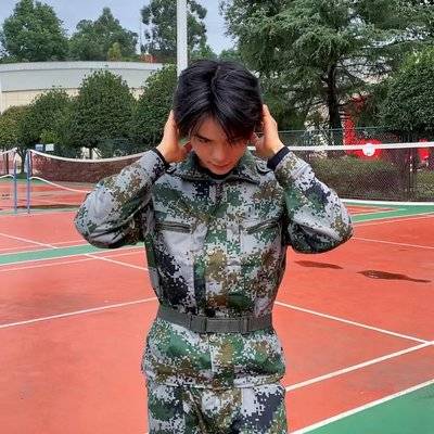 校园模特