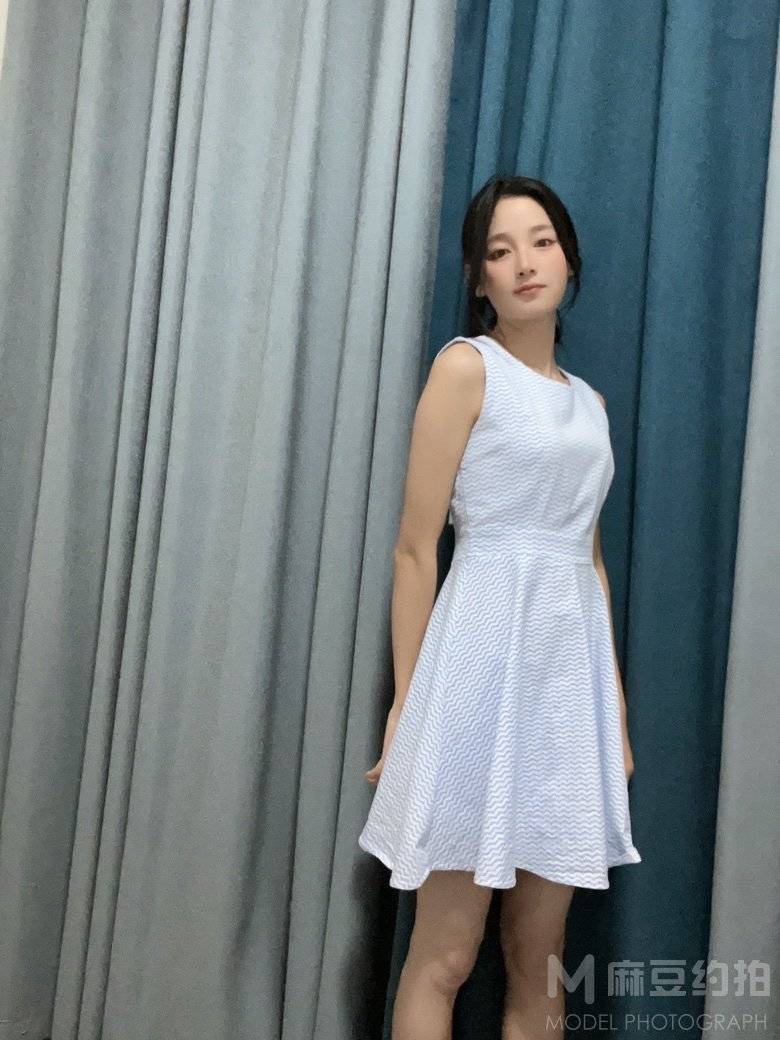 黑白模特