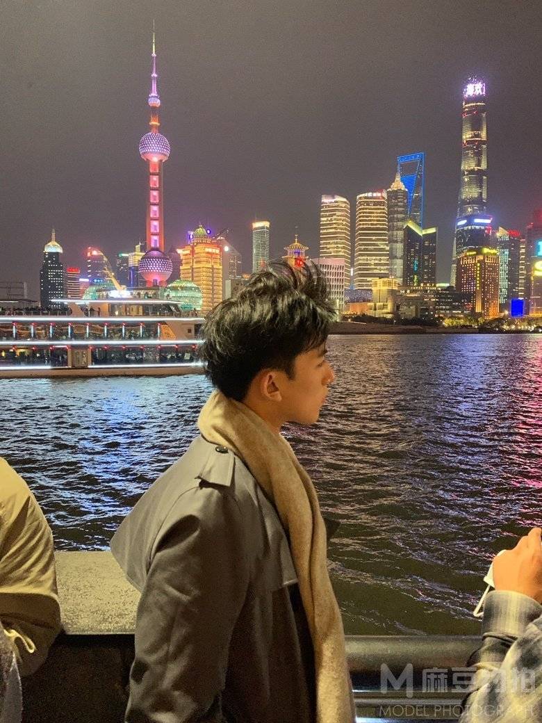 黑白模特