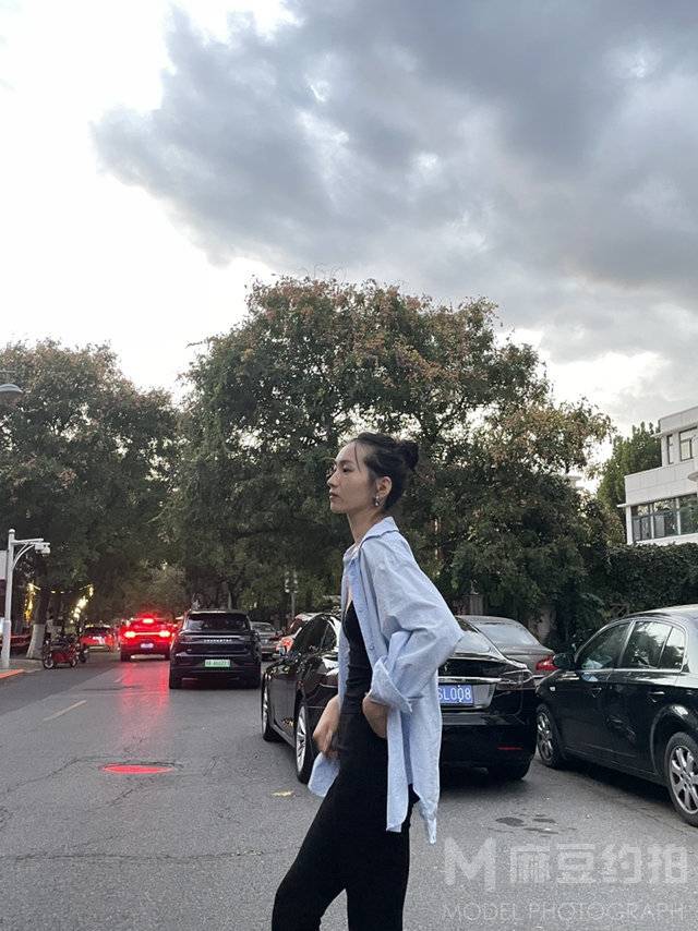 情绪模特