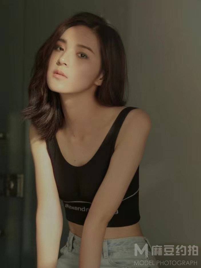 黑白模特
