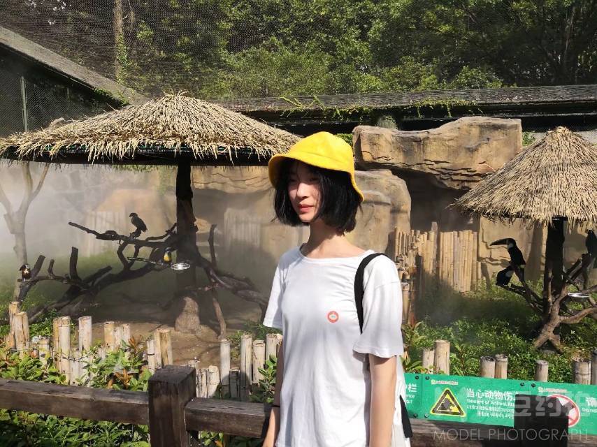 校园模特