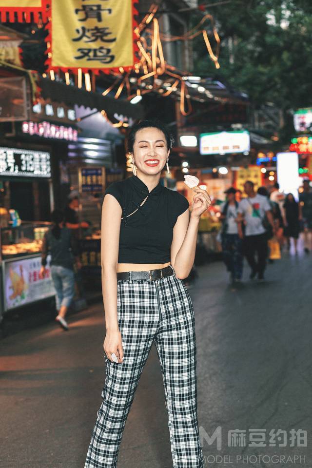 情绪模特