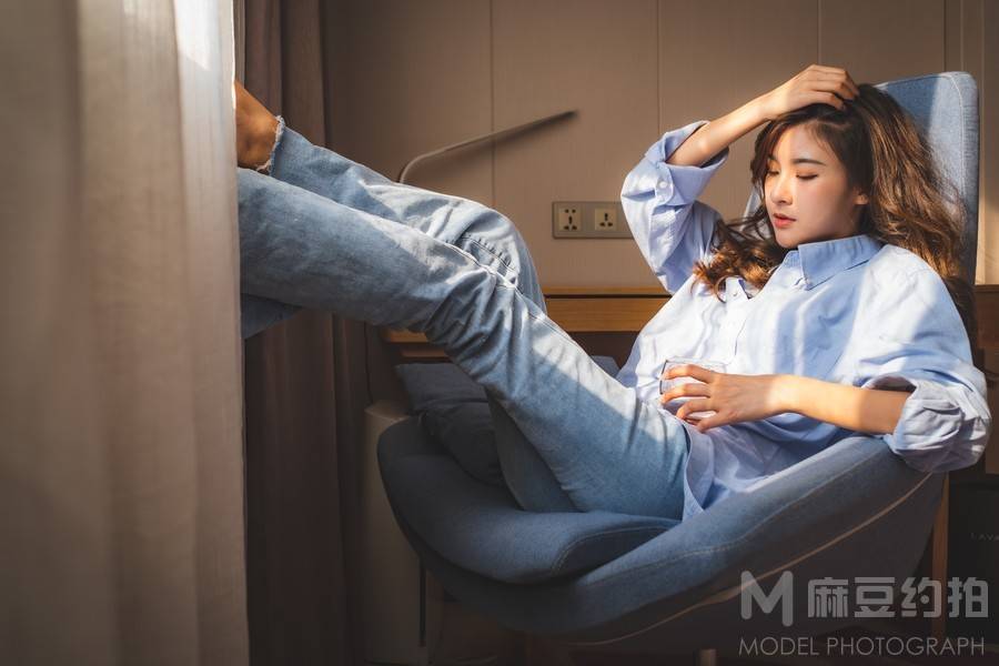 情绪模特