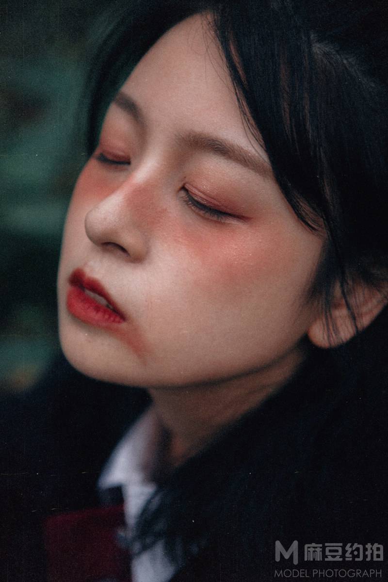 情绪模特