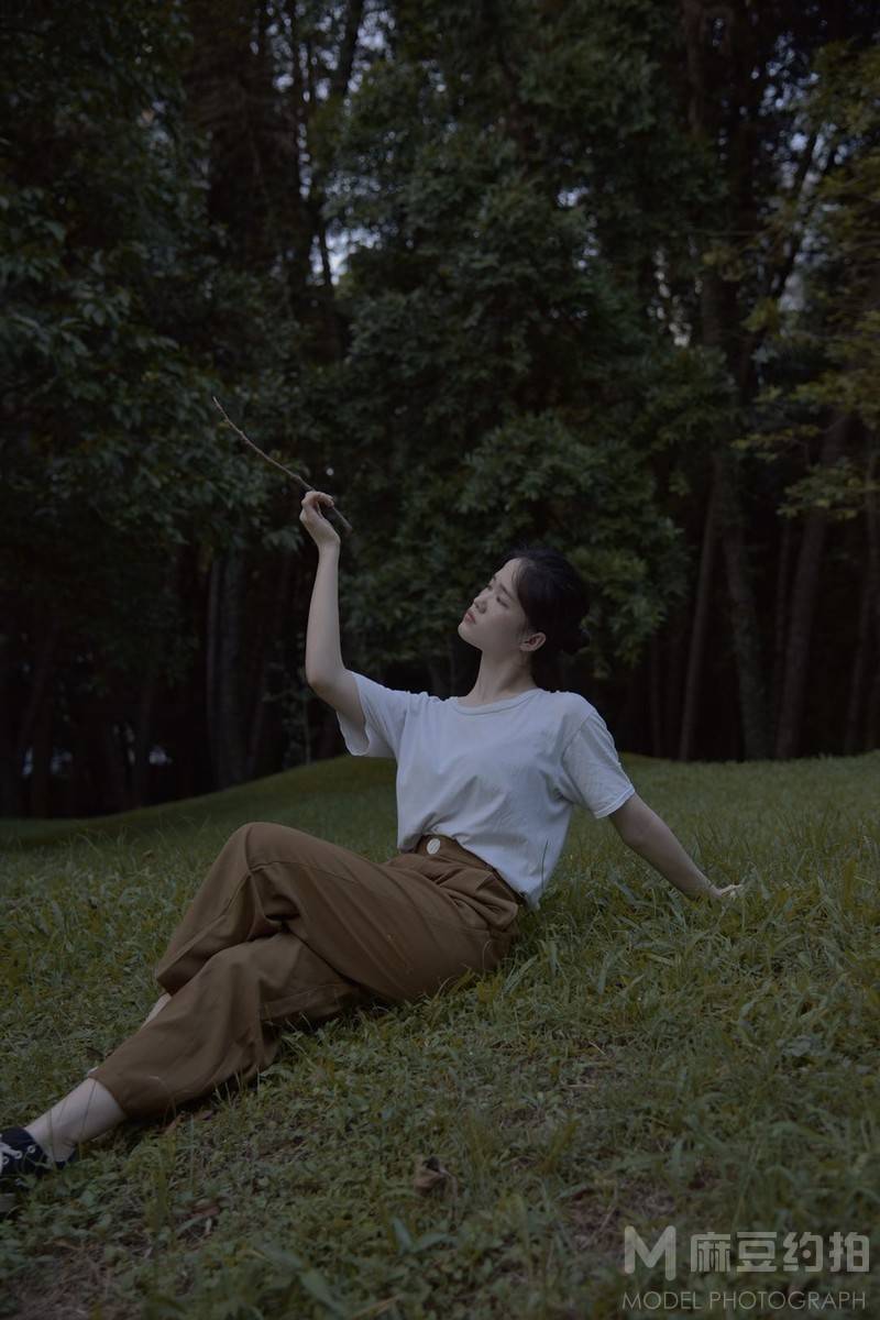 情绪模特