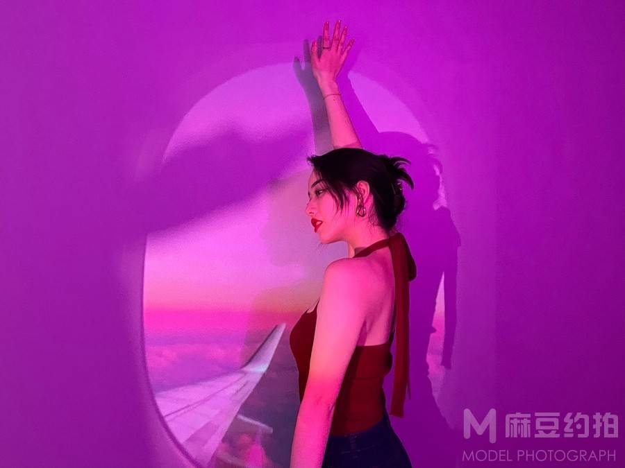 情绪模特