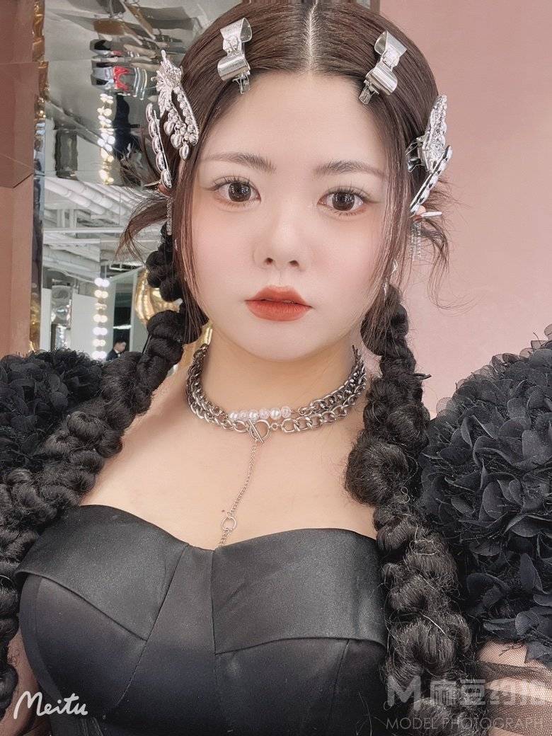暗黑模特
