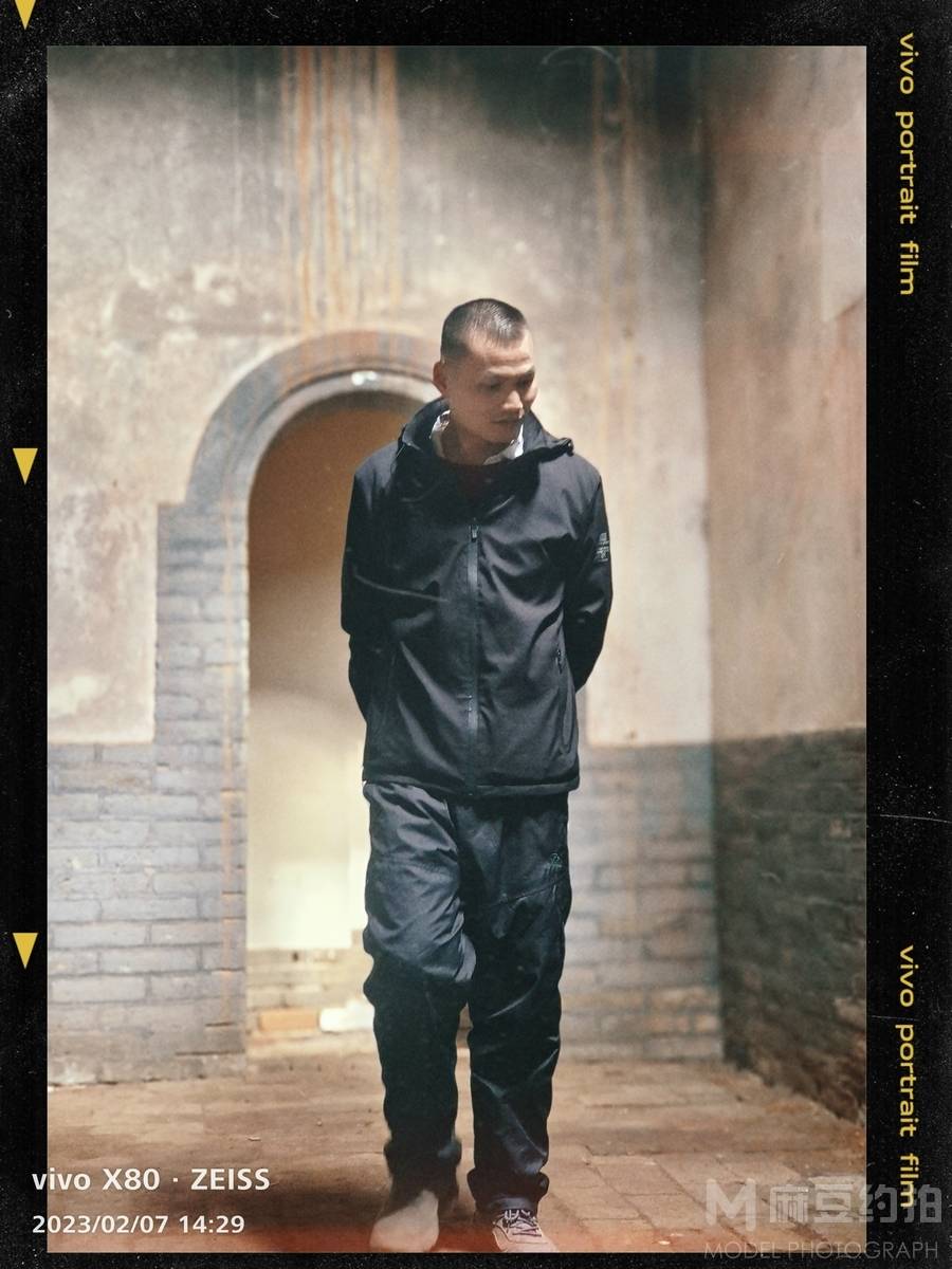 情绪模特