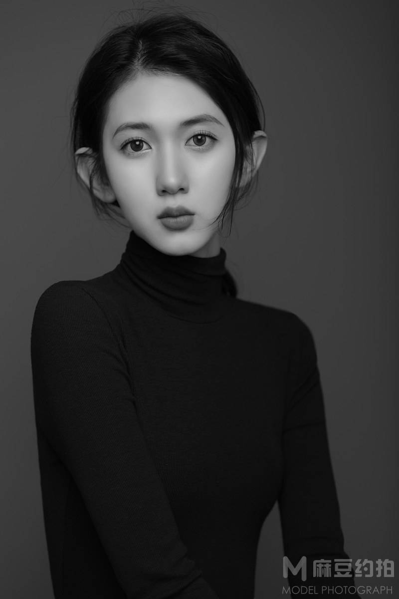 黑白模特
