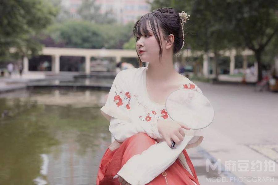 汉服模特