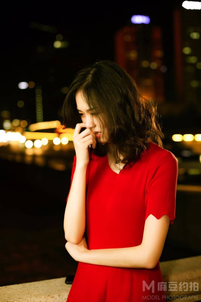 情绪模特