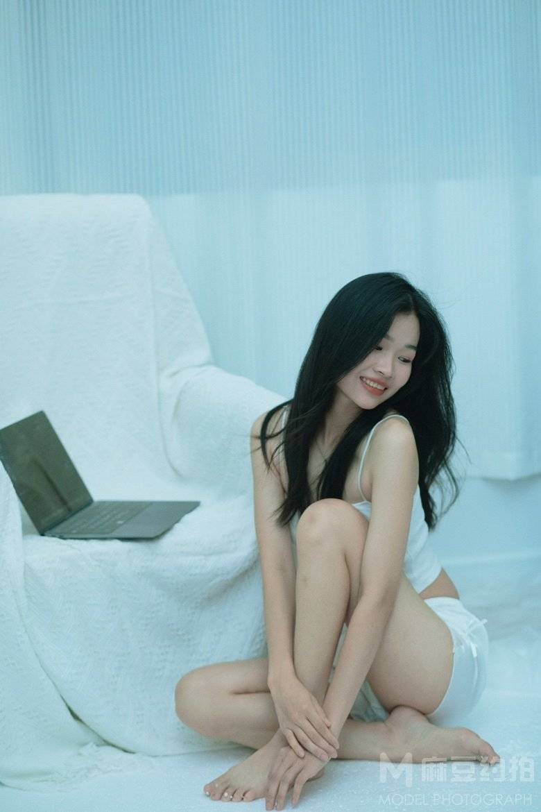 黑白模特