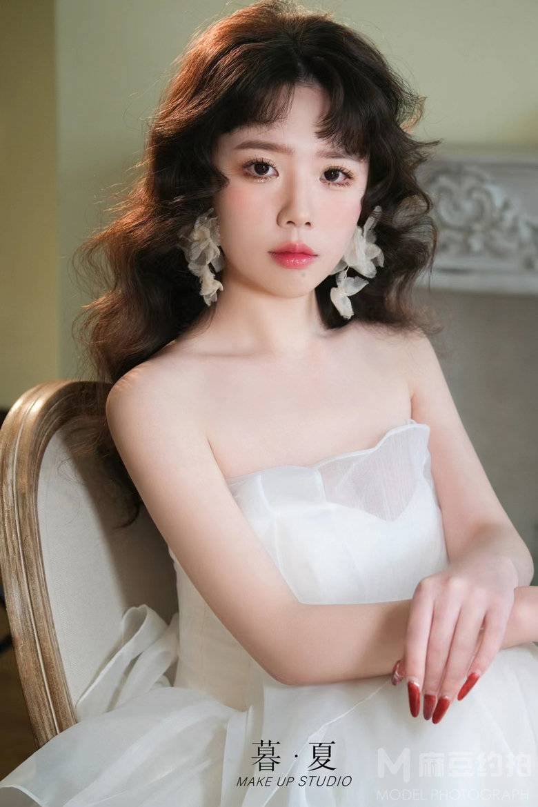 妆容模特