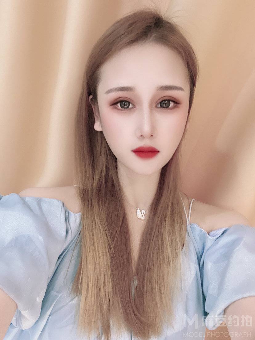 妆容模特