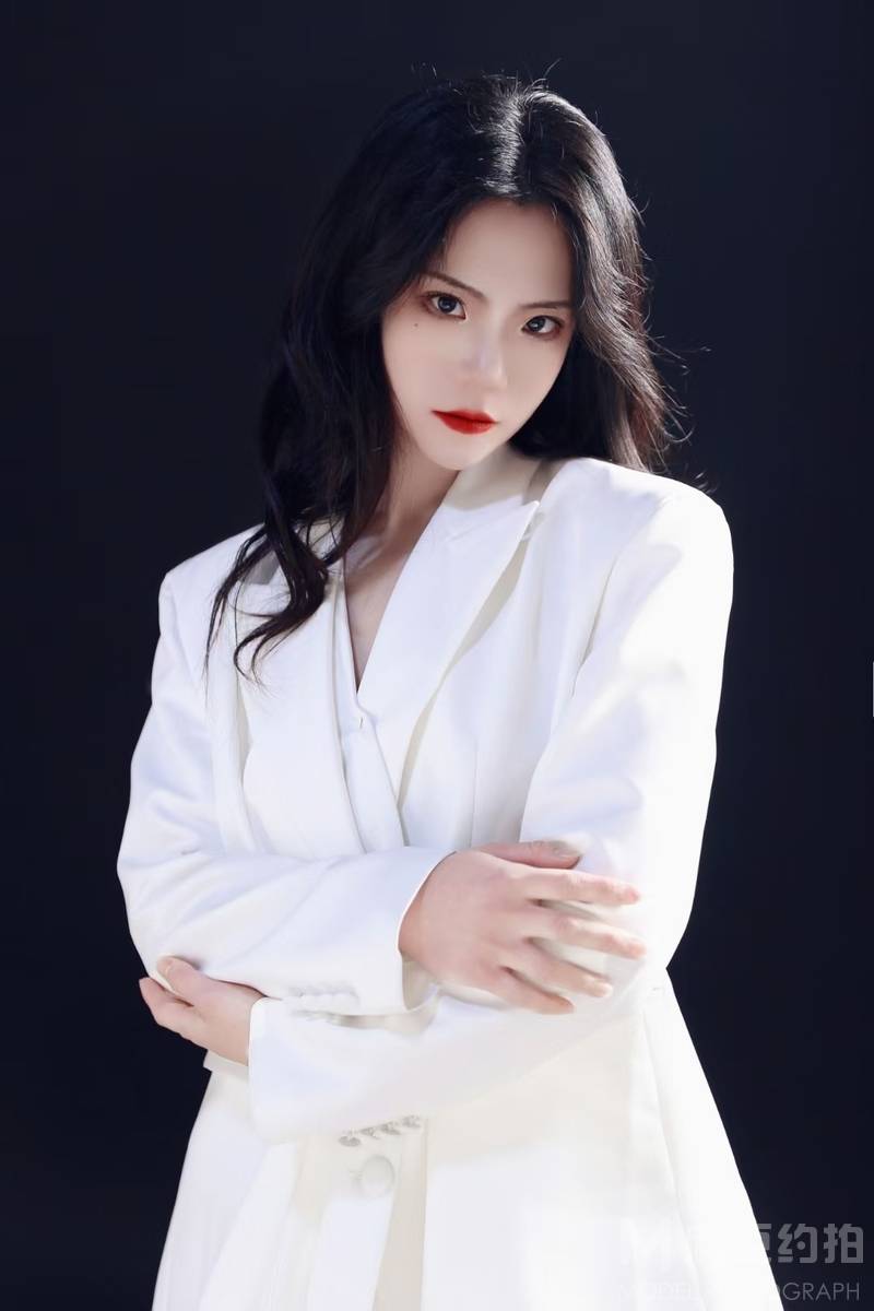 黑白模特
