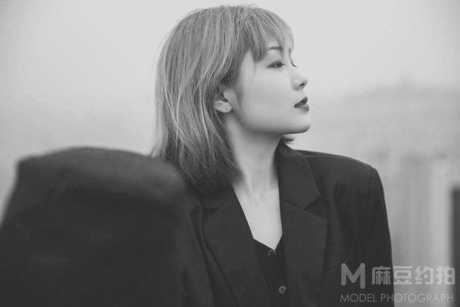 黑白模特