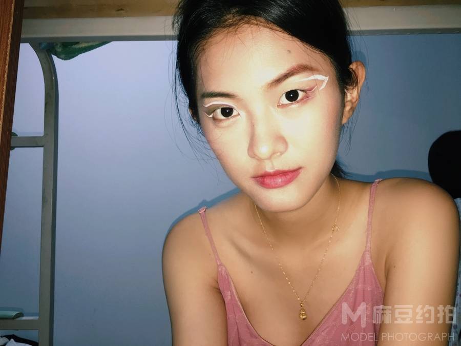 胶片模特