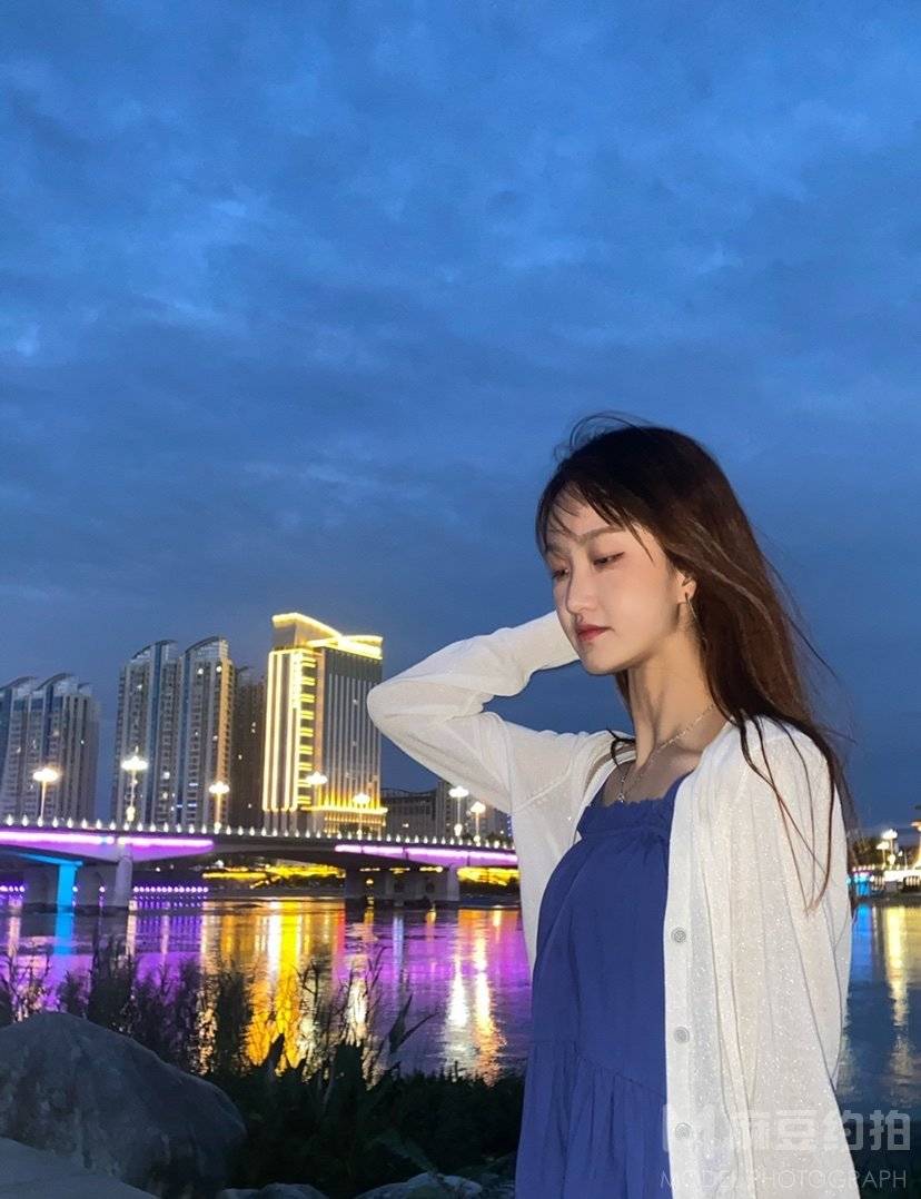 夜景模特